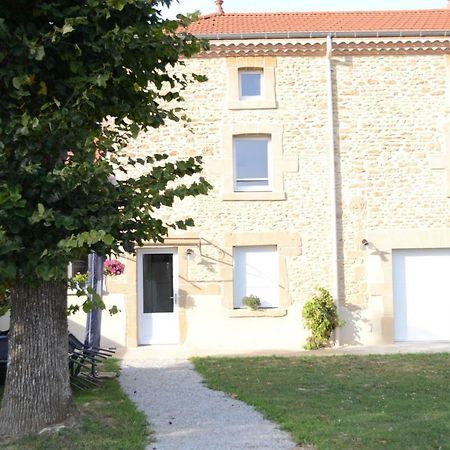 Gite les pins Montchenu Extérieur photo